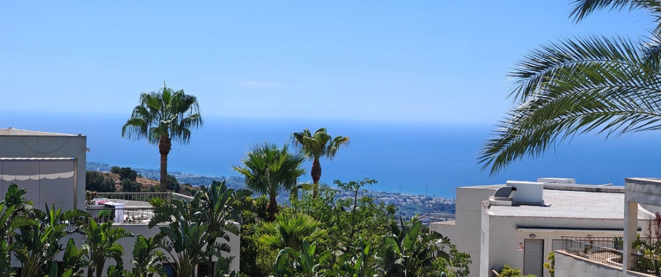 Resale - apartment - Marbella - Altos de los Monteros