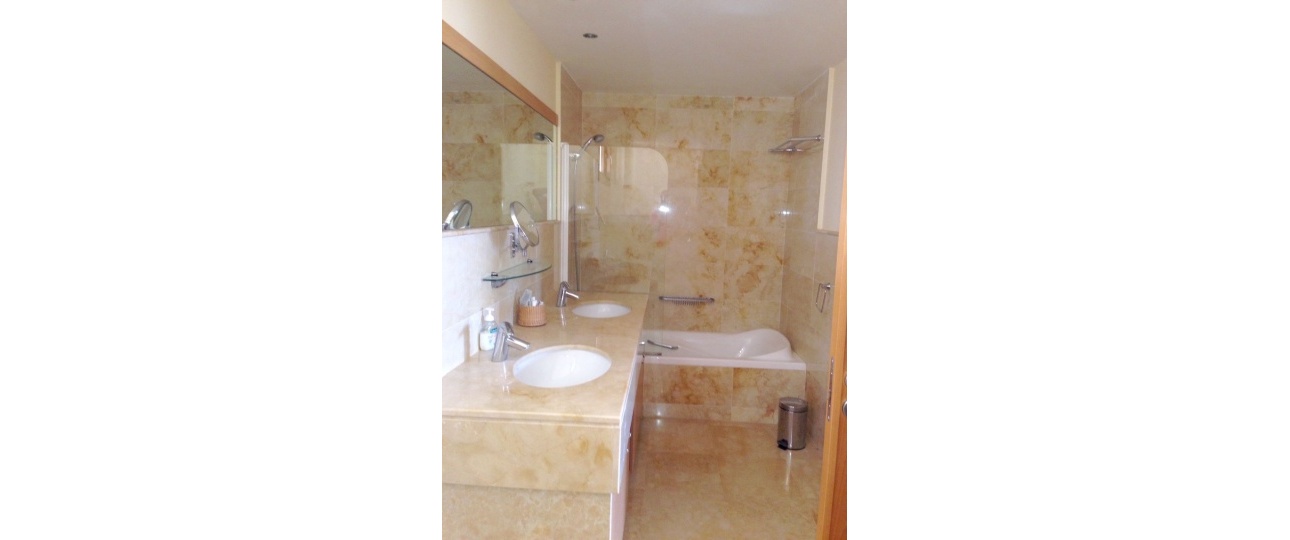Resale - apartment - Marbella - Altos de los Monteros