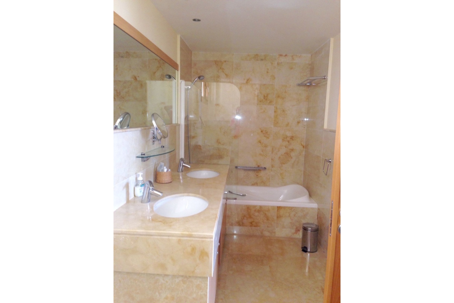 Resale - apartment - Marbella - Altos de los Monteros