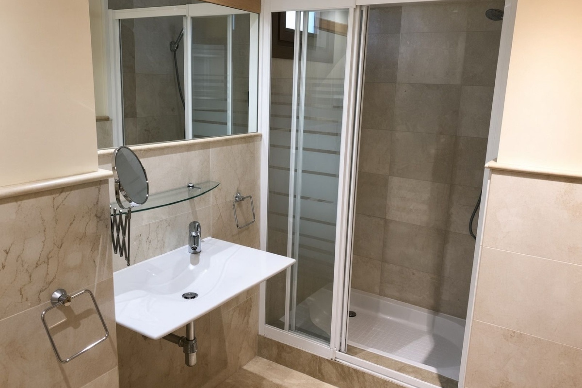 Resale - apartment - Marbella - Altos de los Monteros