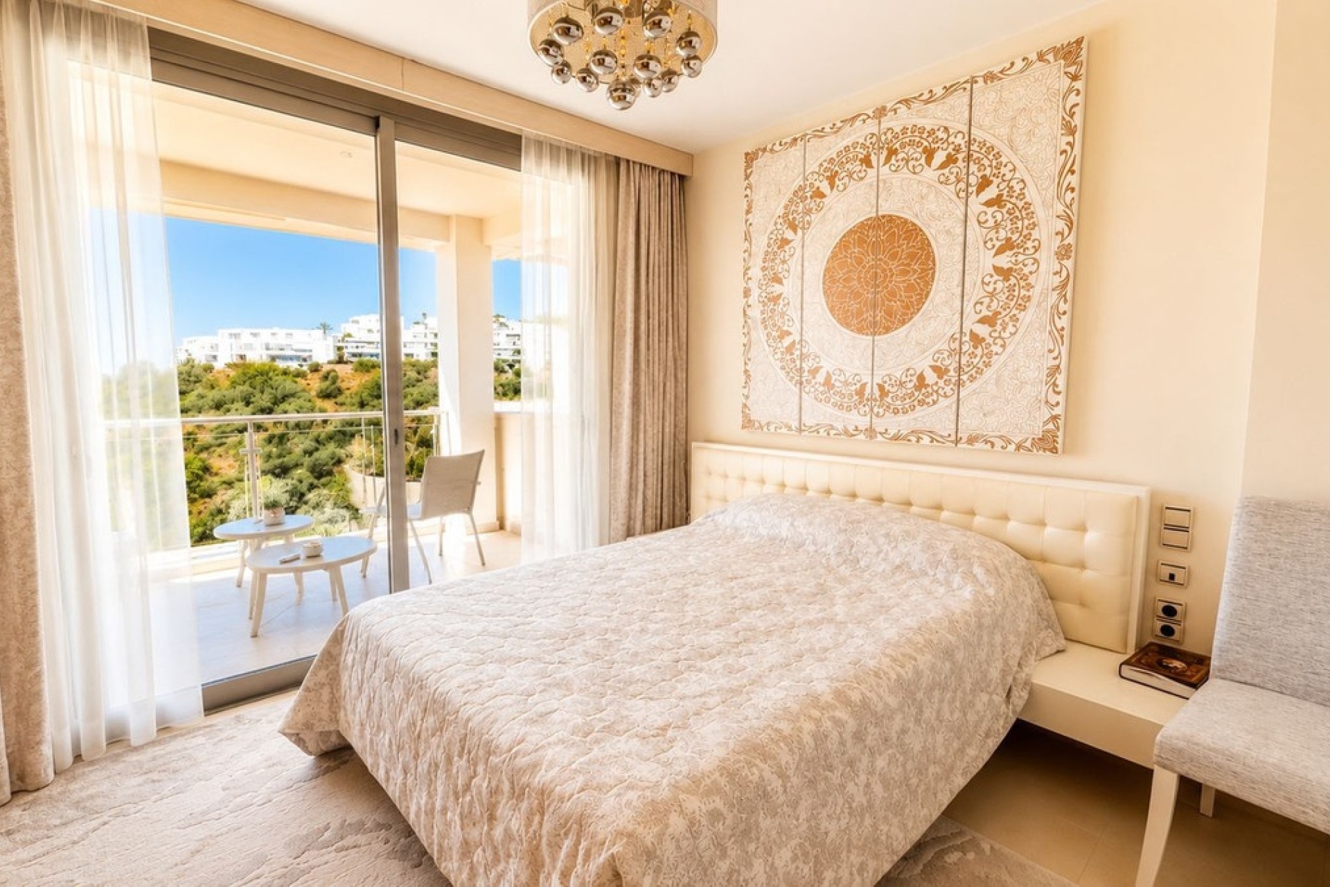 Resale - apartment - Marbella - Altos de los Monteros