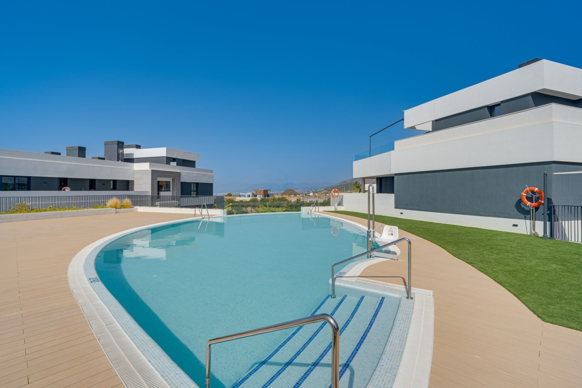 Resale - apartment - Marbella - Altos de los Monteros