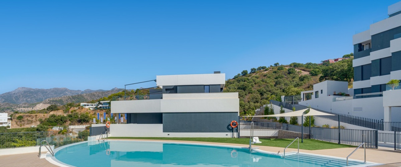 Resale - apartment - Marbella - Altos de los Monteros