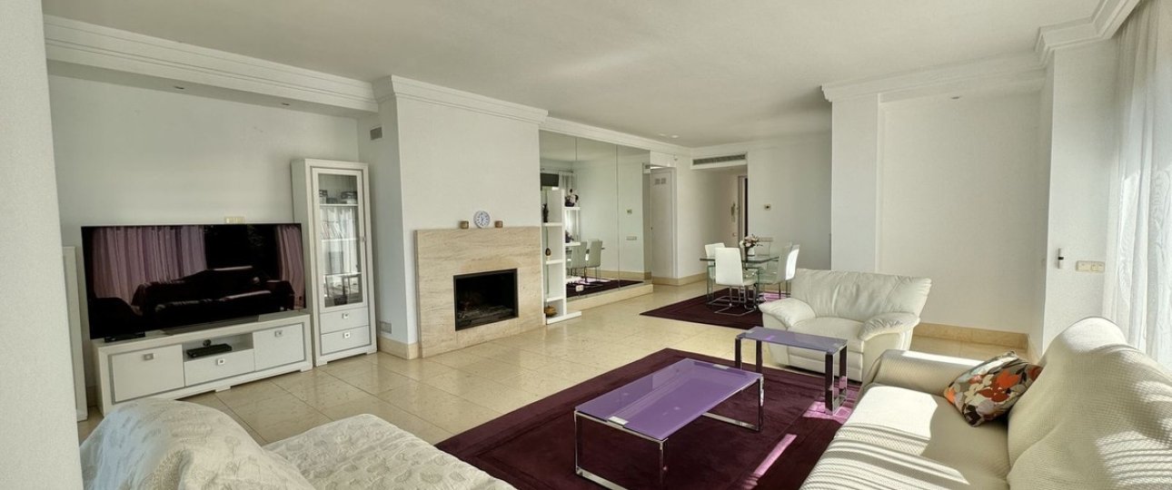 Resale - apartment - Marbella - Altos de los Monteros