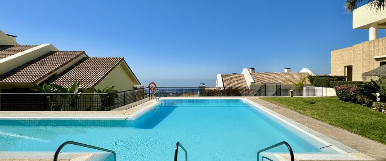 Resale - apartment - Marbella - Altos de los Monteros