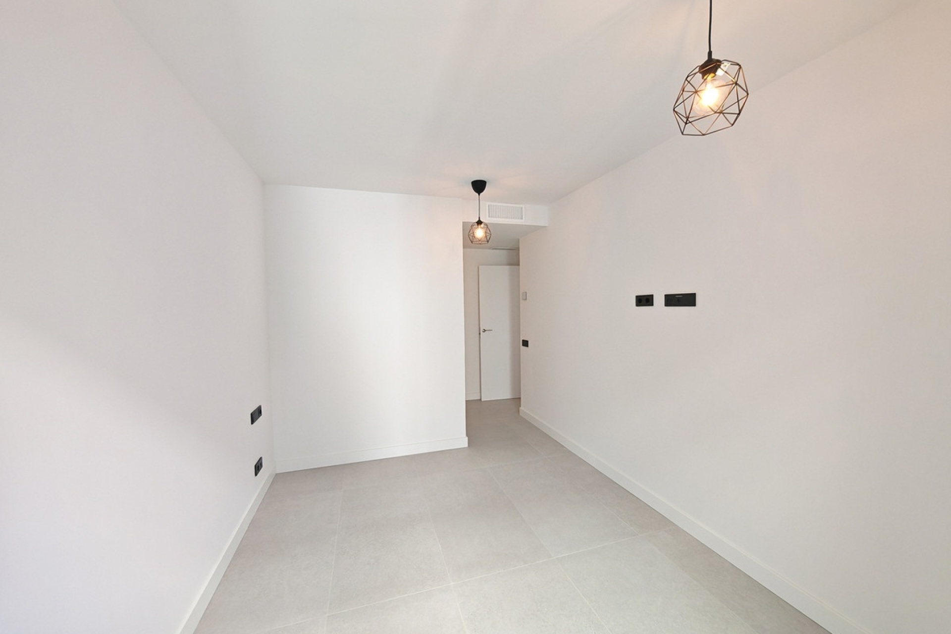 Resale - apartment - Marbella - Altos de los Monteros