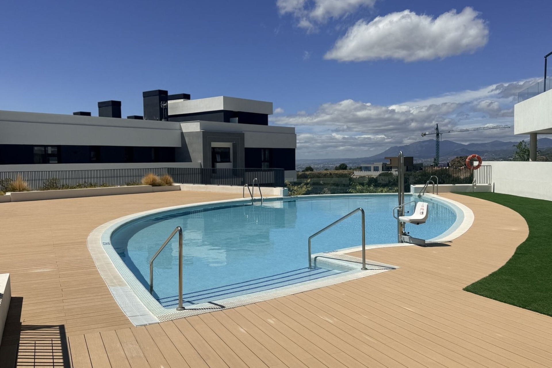 Resale - apartment - Marbella - Altos de los Monteros