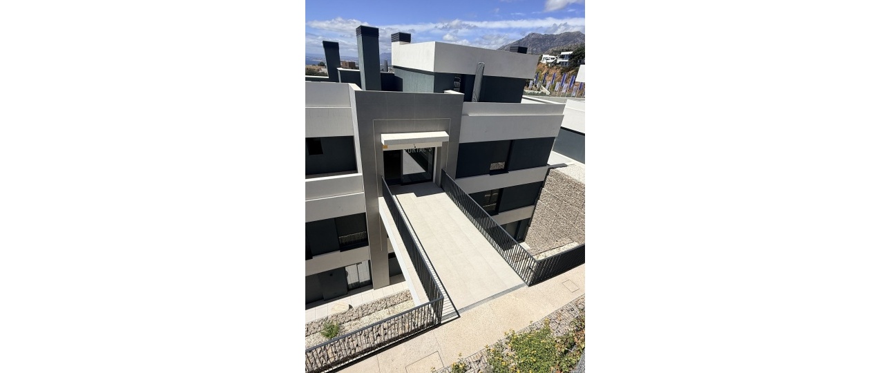 Resale - apartment - Marbella - Altos de los Monteros