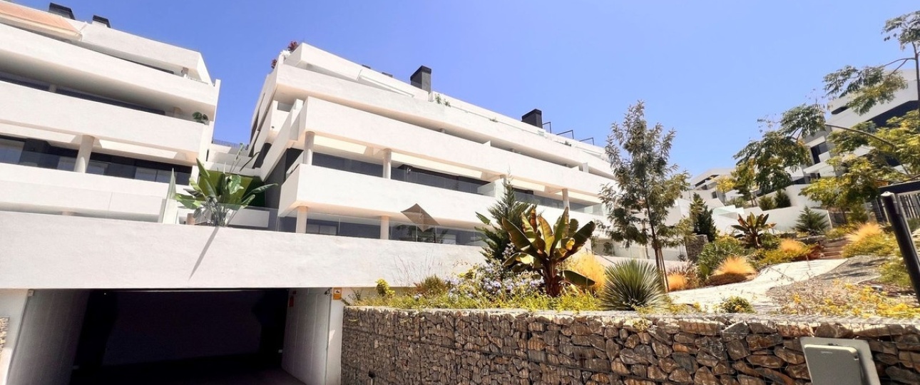 Resale - apartment - Marbella - Altos de los Monteros