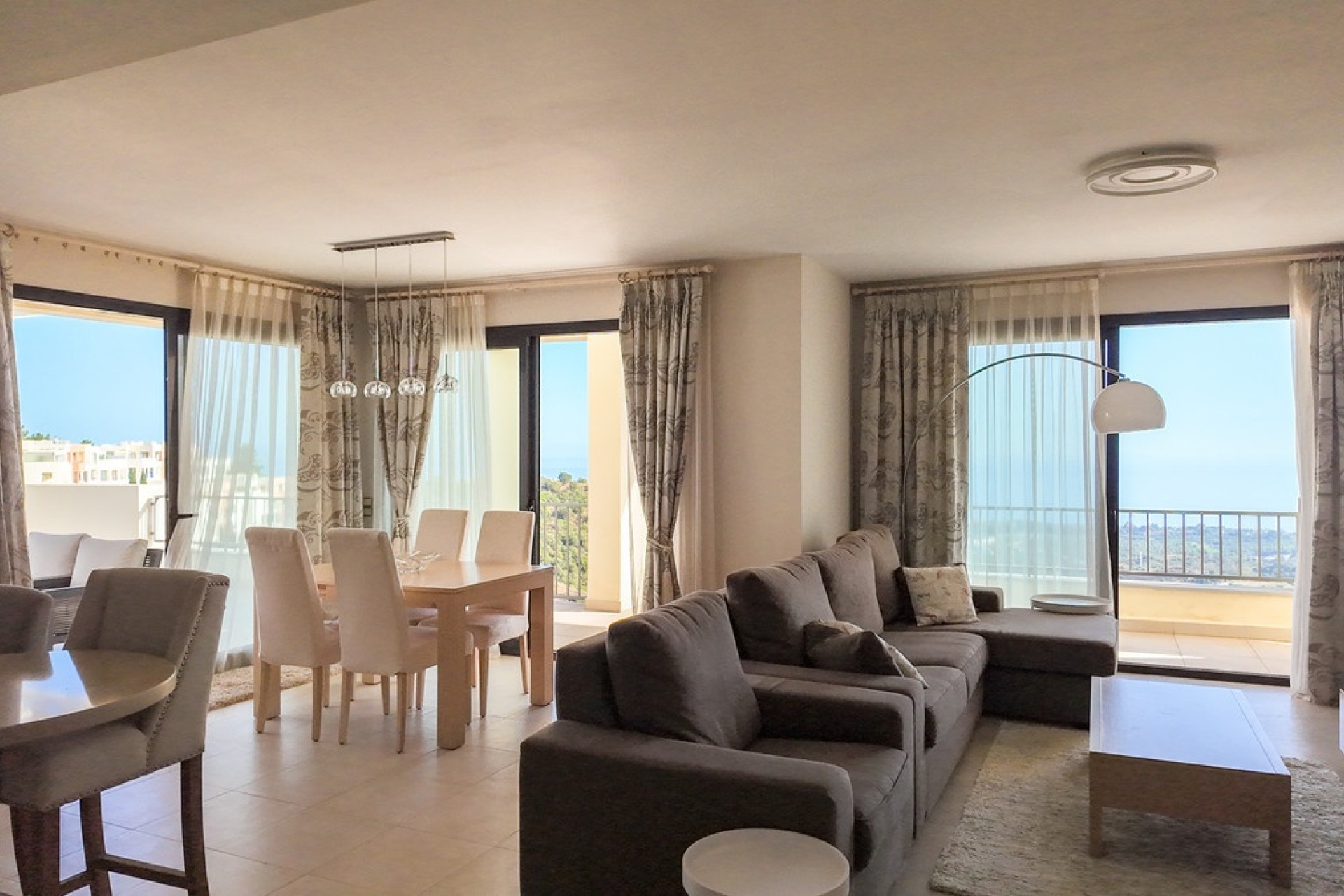 Resale - apartment - Marbella - Altos de los Monteros