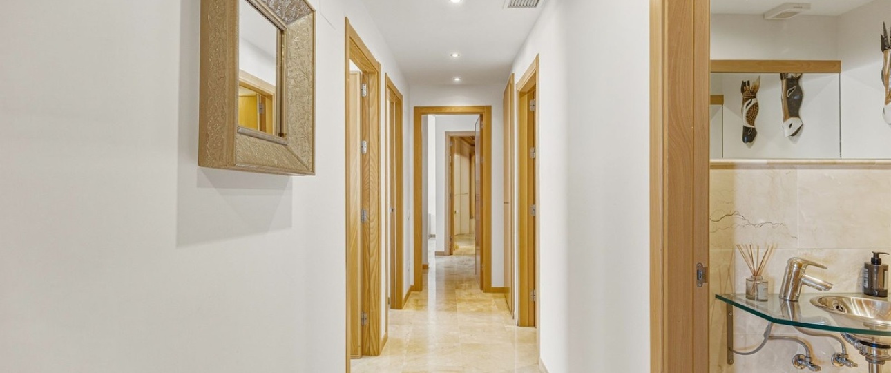 Resale - apartment - Marbella - Altos de los Monteros