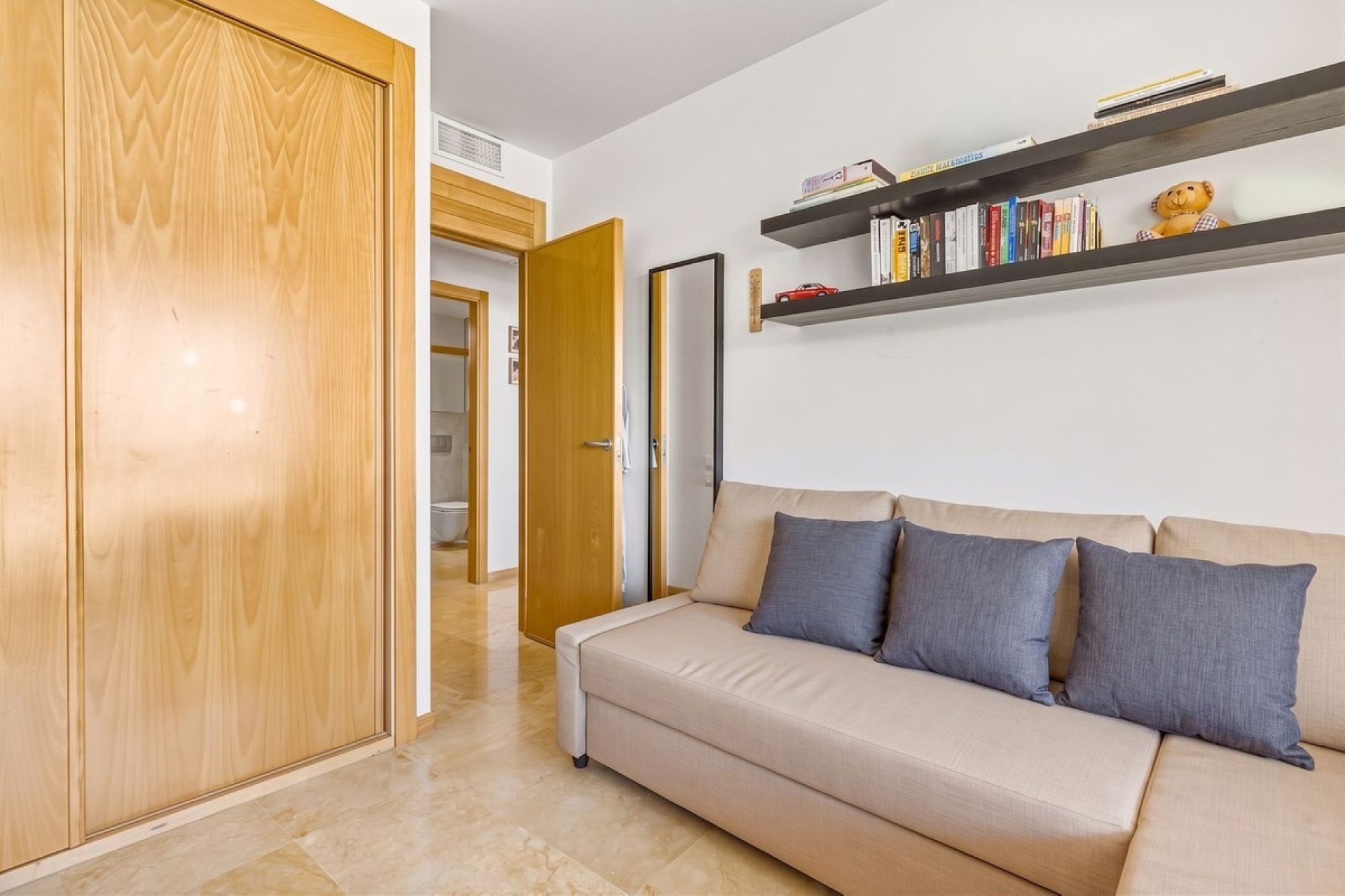 Resale - apartment - Marbella - Altos de los Monteros