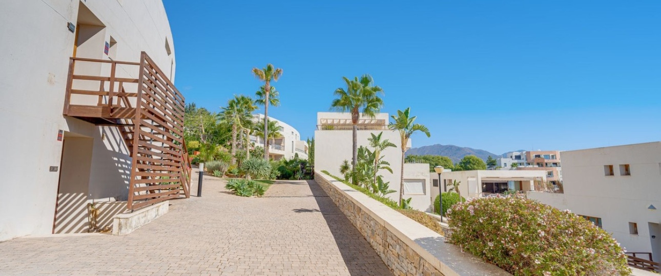 Resale - apartment - Marbella - Altos de los Monteros