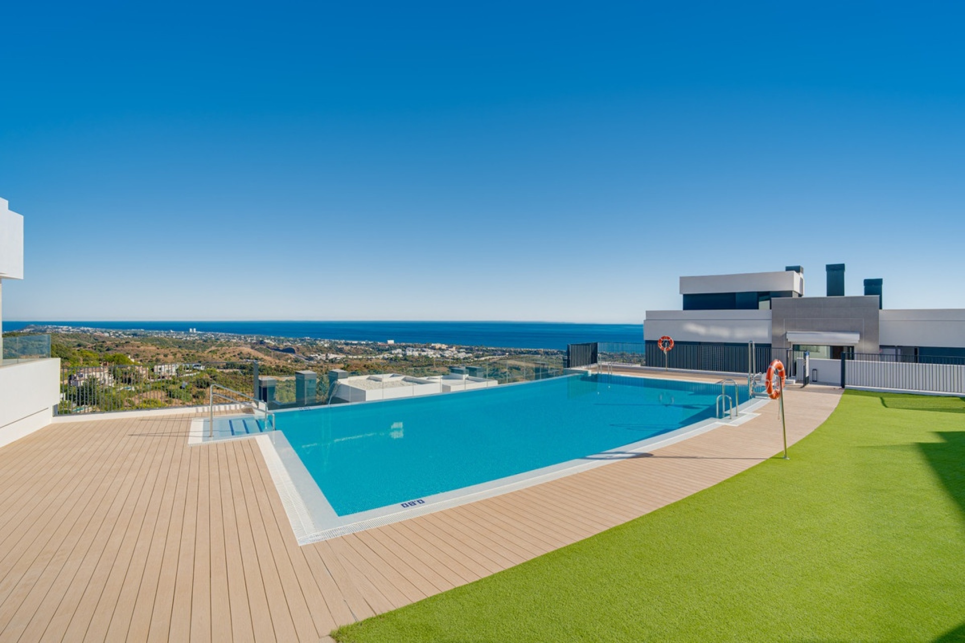 Resale - apartment - Marbella - Altos de los Monteros