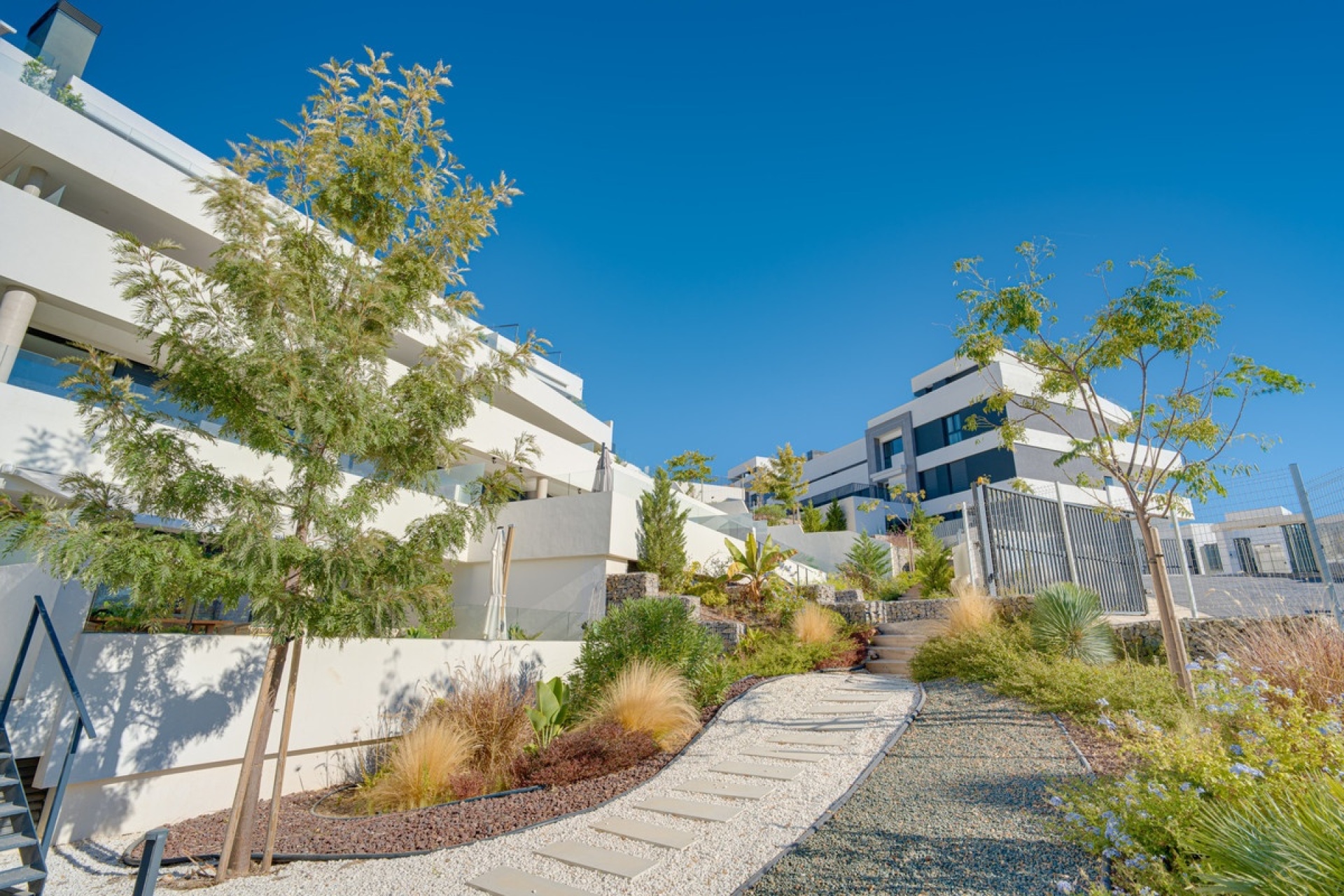 Resale - apartment - Marbella - Altos de los Monteros