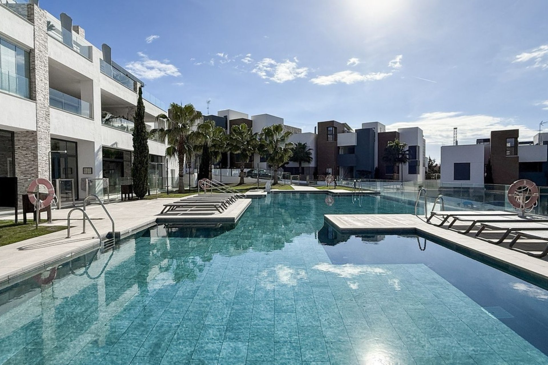 Resale - apartment - Marbella - Artola