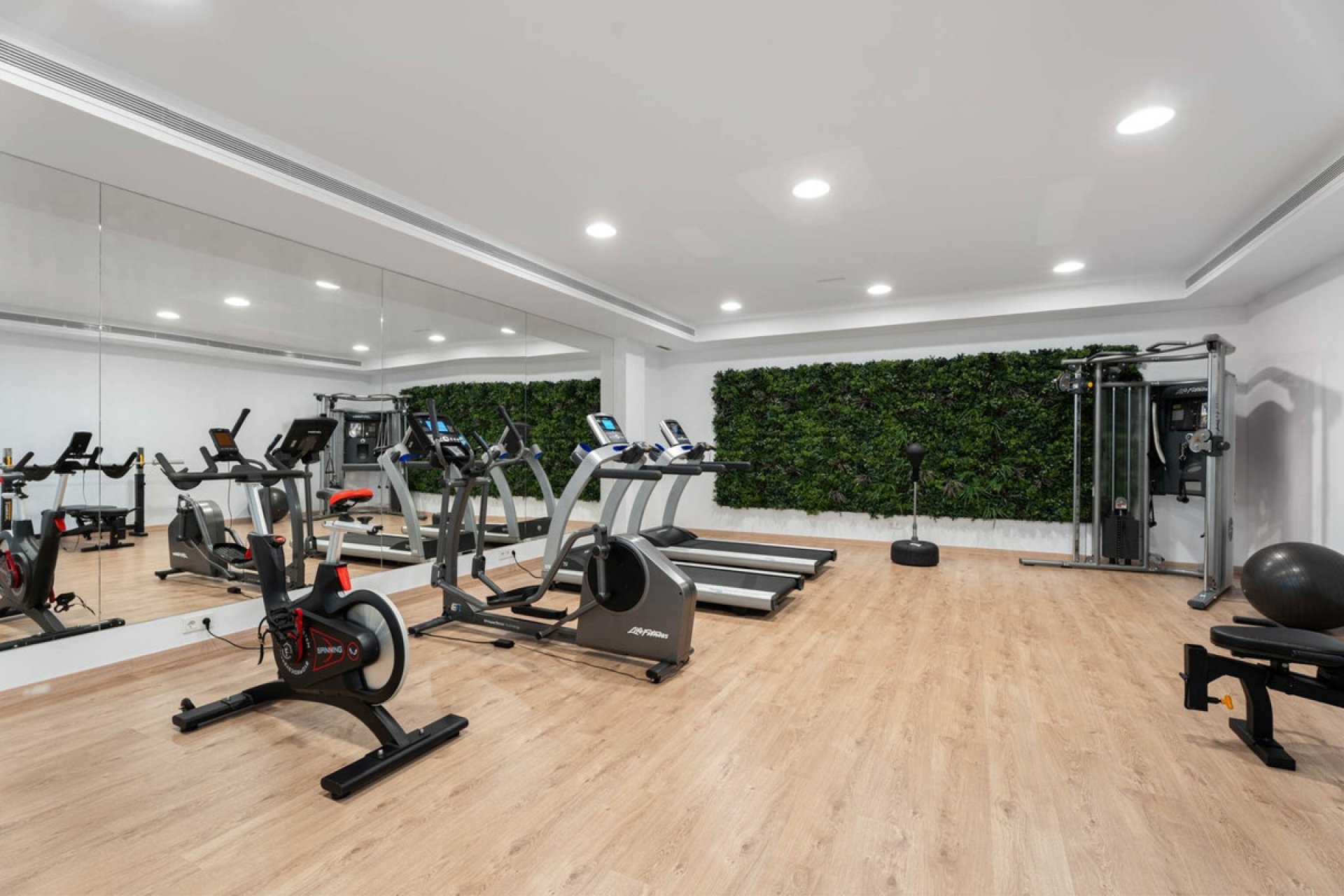 Resale - apartment - Marbella - Artola