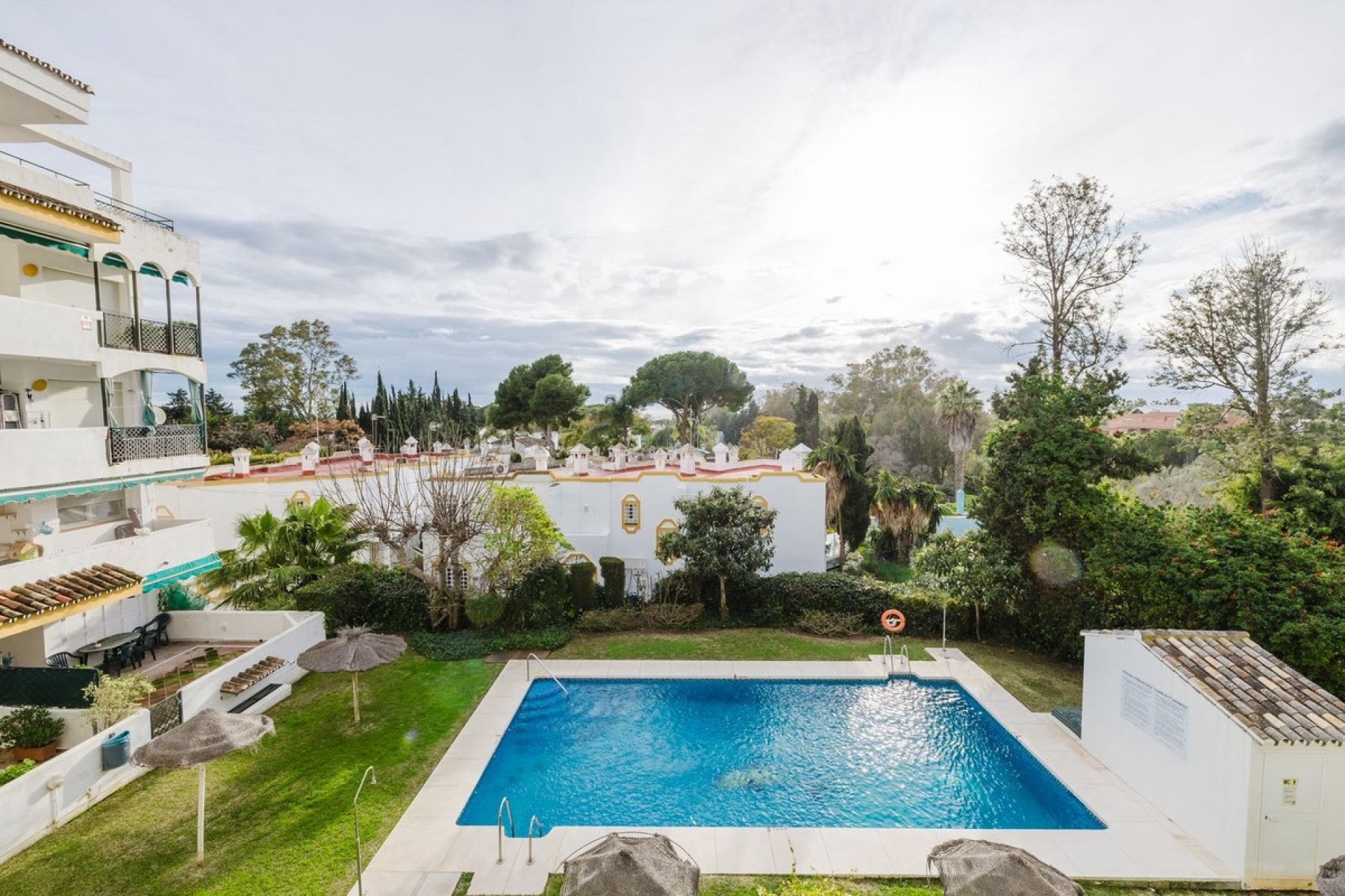 Resale - apartment - Marbella - Artola
