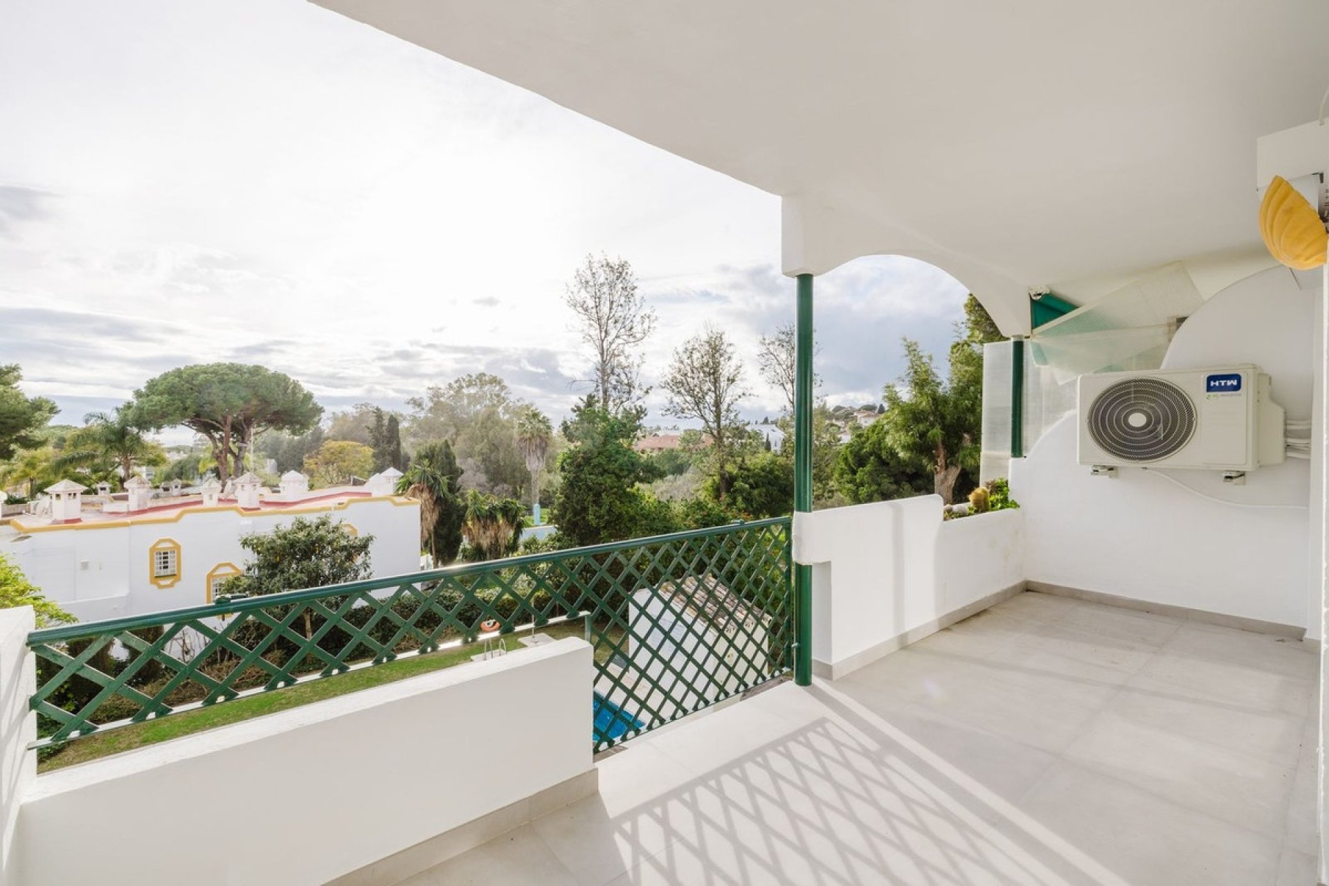 Resale - apartment - Marbella - Artola