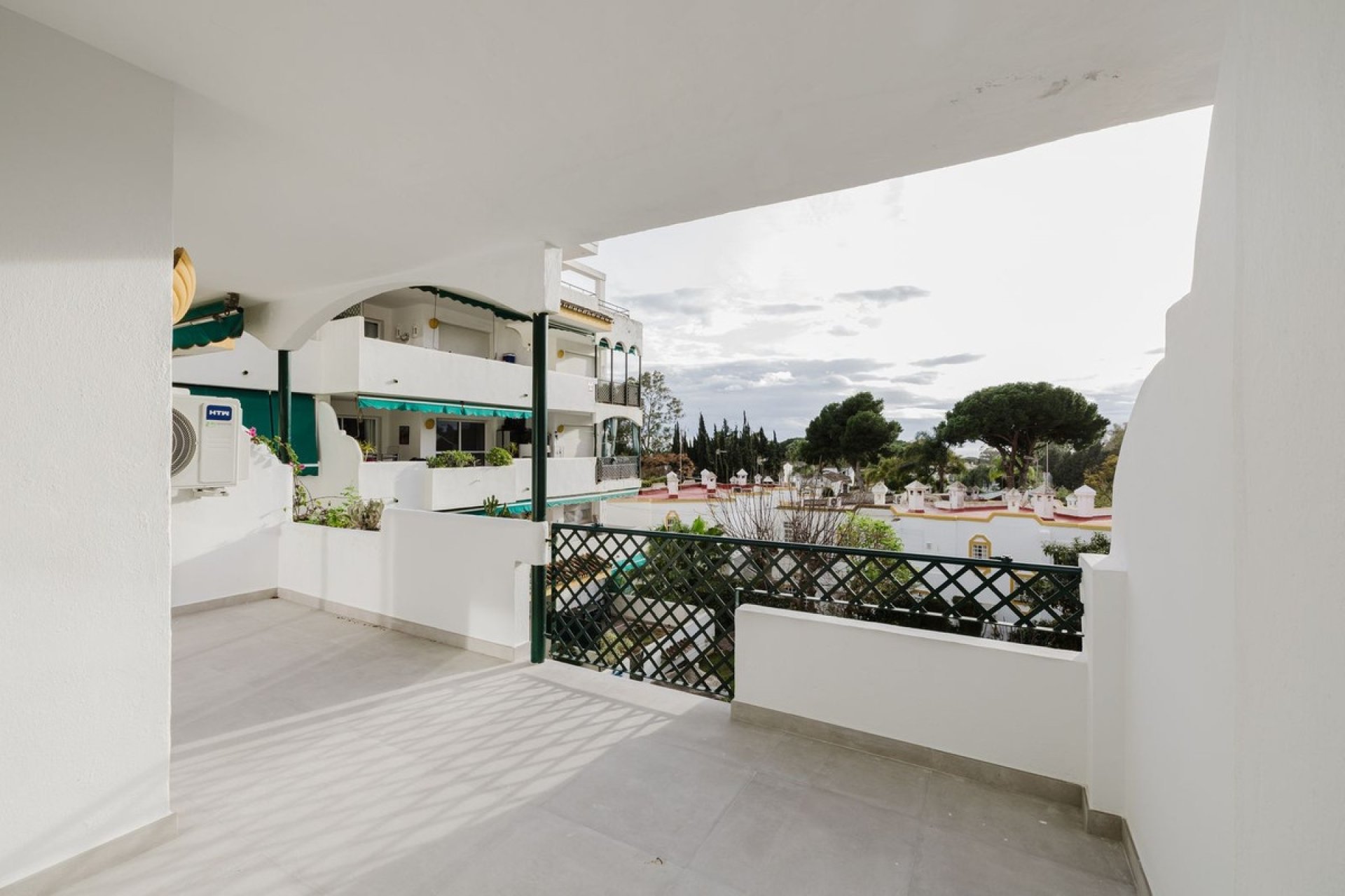 Resale - apartment - Marbella - Artola