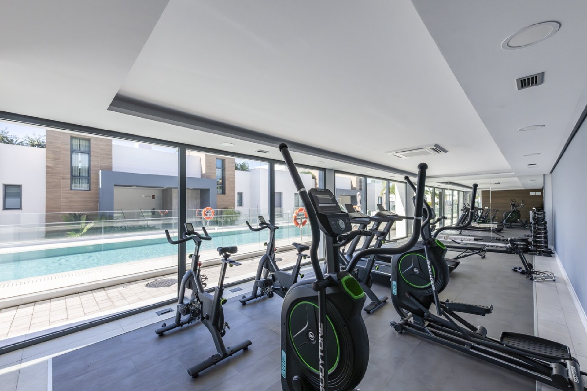 Resale - apartment - Marbella - Artola