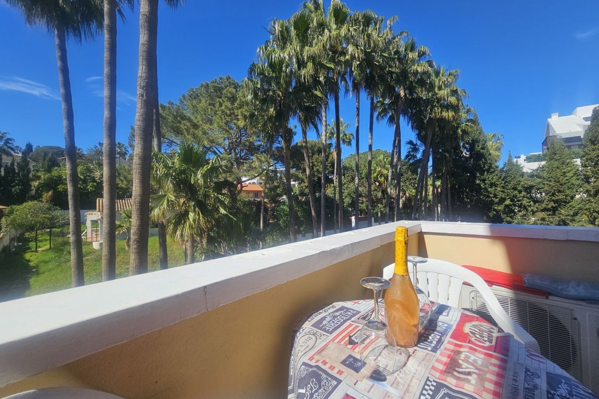 Resale - apartment - Marbella - Artola