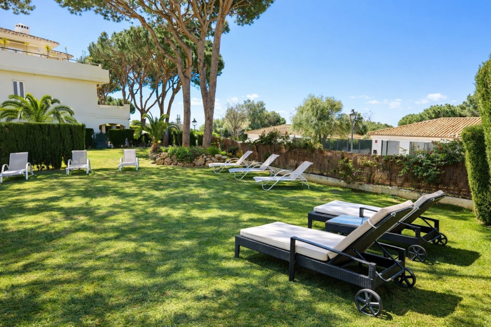 Resale - apartment - Marbella - Artola
