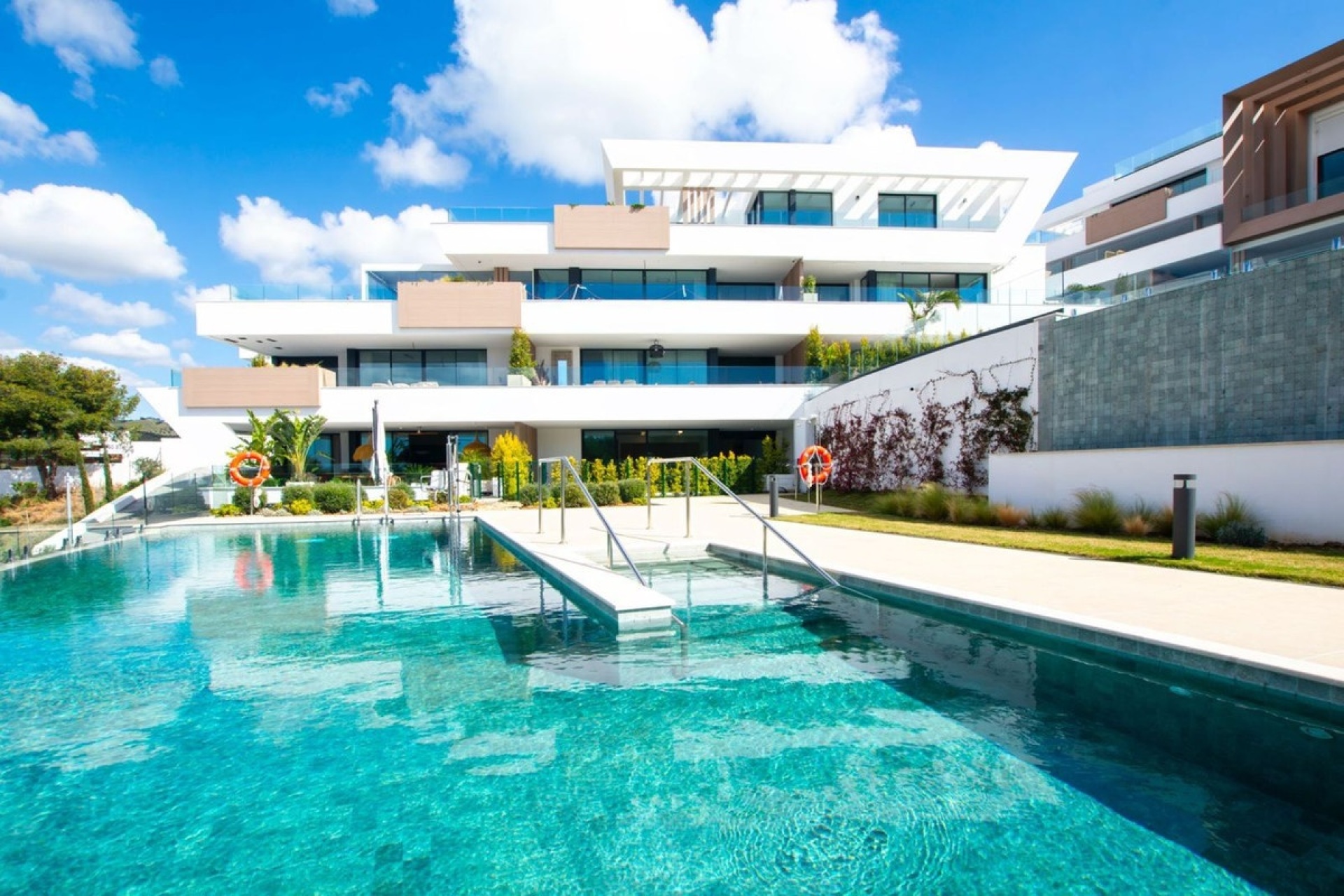 Resale - apartment - Marbella - Artola