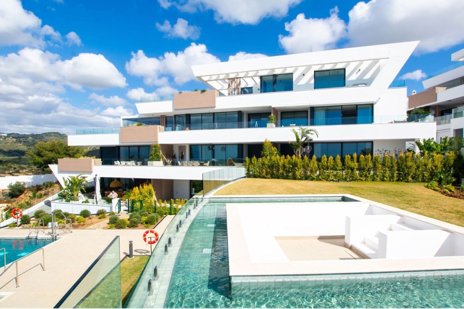Resale - apartment - Marbella - Artola