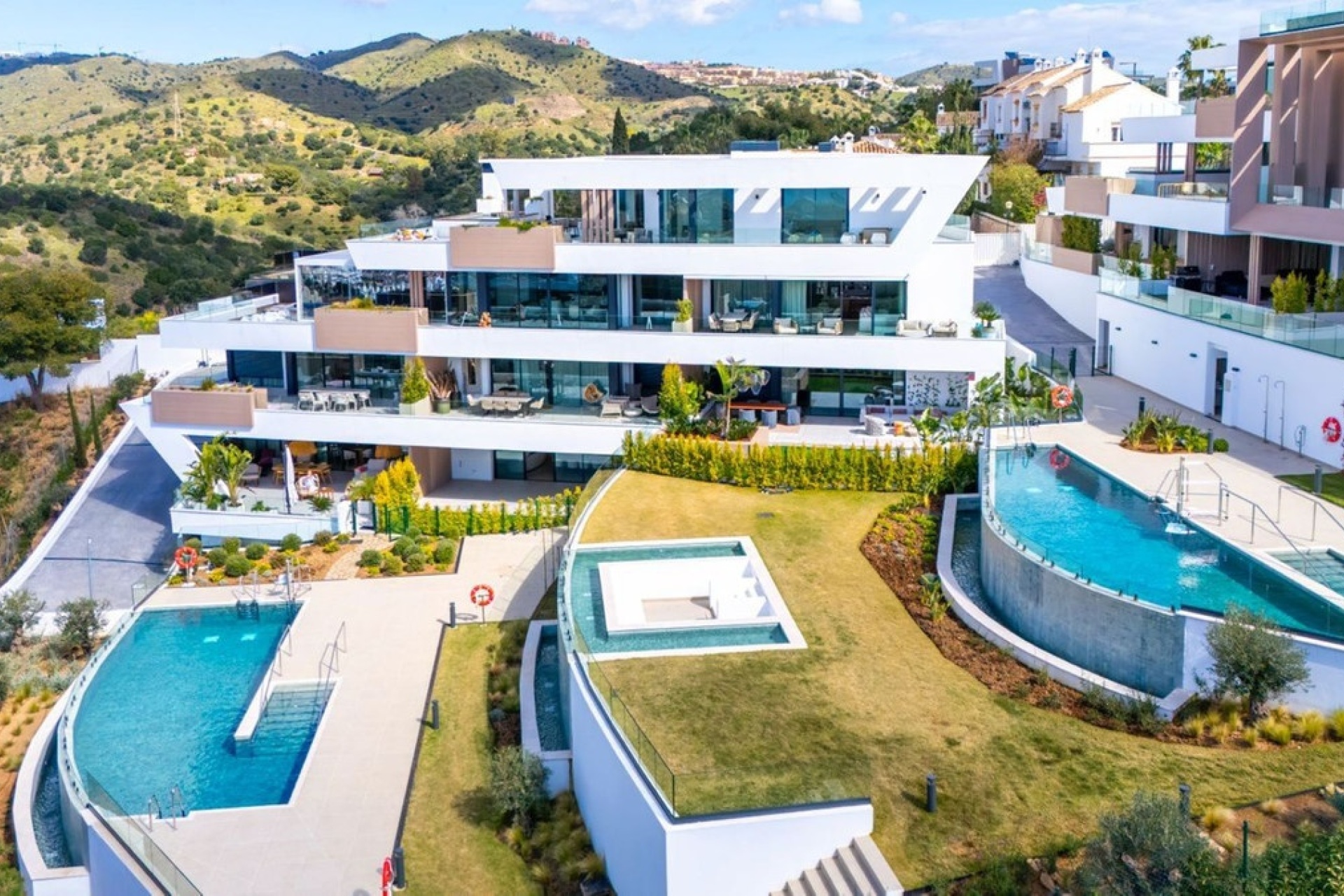 Resale - apartment - Marbella - Artola