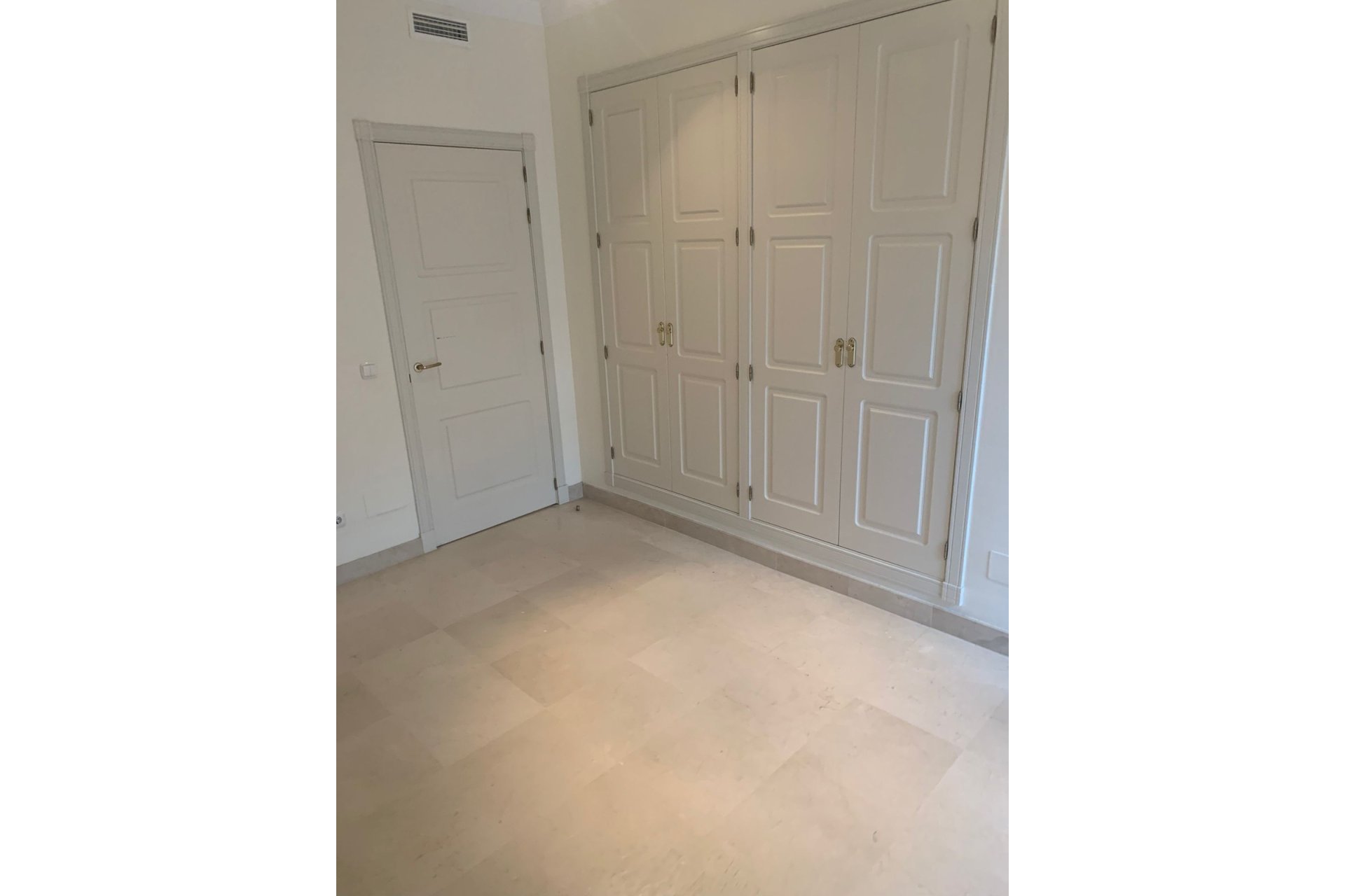 Resale - apartment - Marbella - Bahía de Marbella