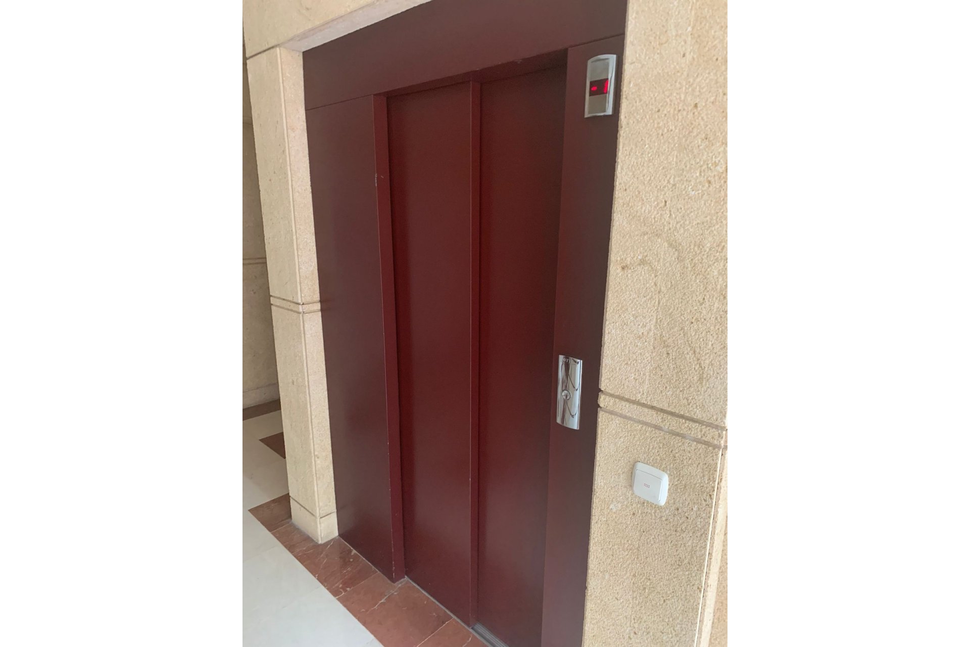 Resale - apartment - Marbella - Bahía de Marbella