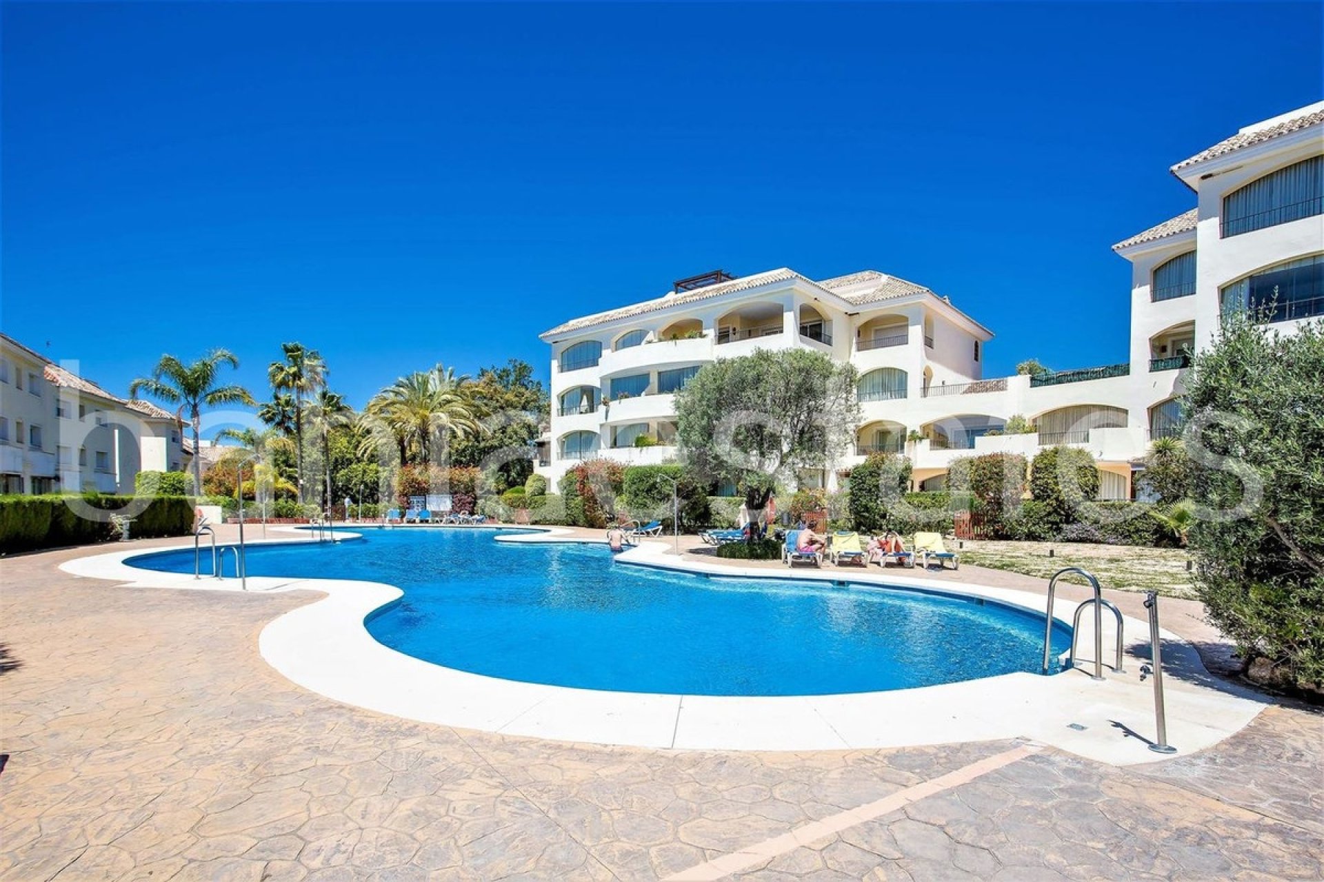 Resale - apartment - Marbella - Bahía de Marbella
