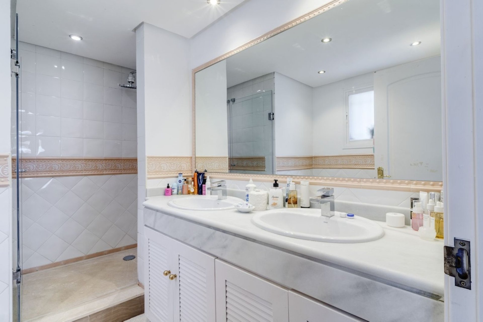 Resale - apartment - Marbella - Bahía de Marbella