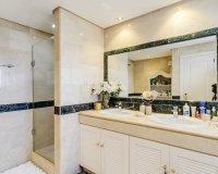 Resale - apartment - Marbella - Bahía de Marbella