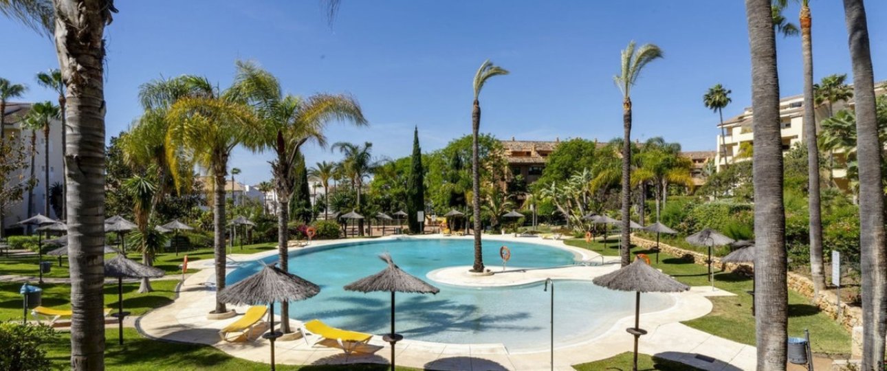 Resale - apartment - Marbella - Bahía de Marbella