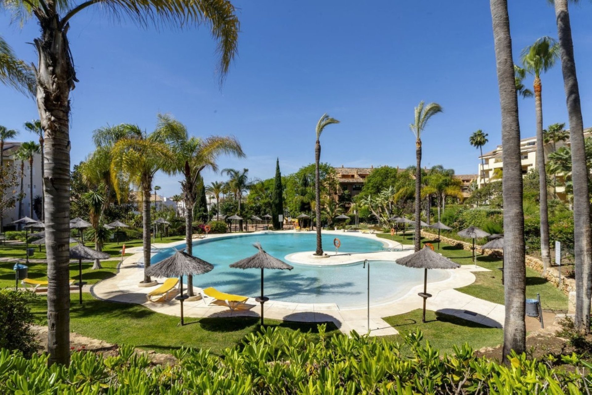 Resale - apartment - Marbella - Bahía de Marbella