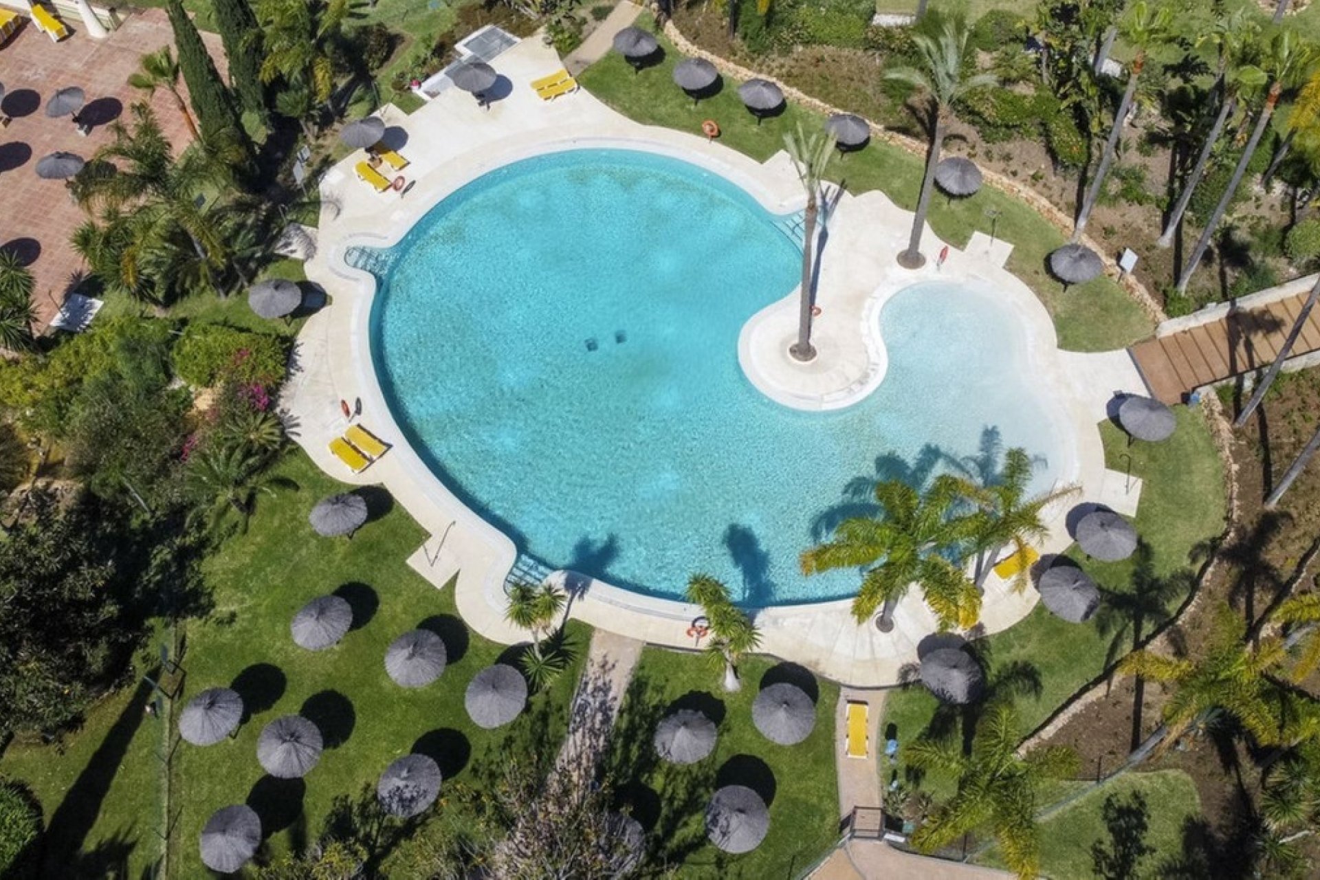 Resale - apartment - Marbella - Bahía de Marbella