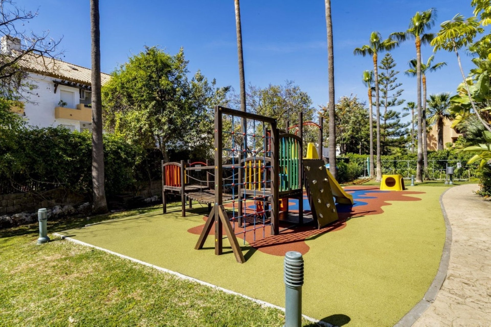 Resale - apartment - Marbella - Bahía de Marbella