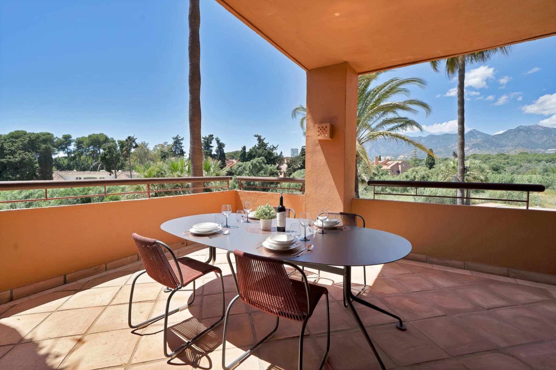 Resale - apartment - Marbella - Bahía de Marbella