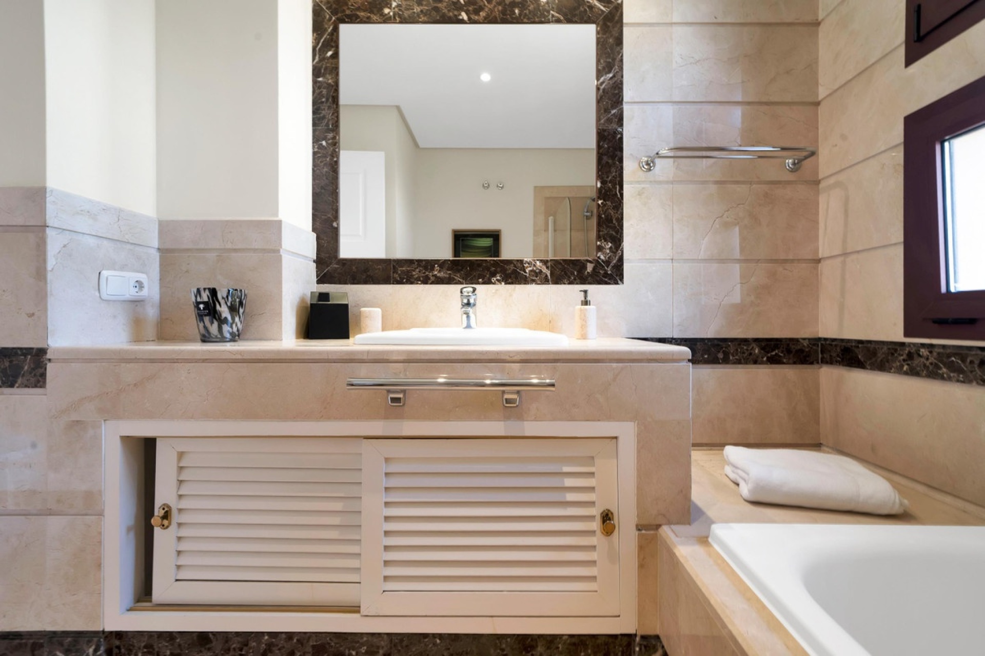 Resale - apartment - Marbella - Bahía de Marbella