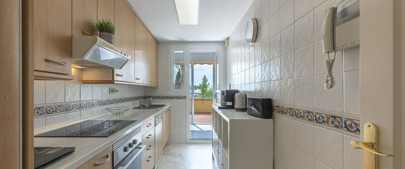 Resale - apartment - Marbella - Bahía de Marbella