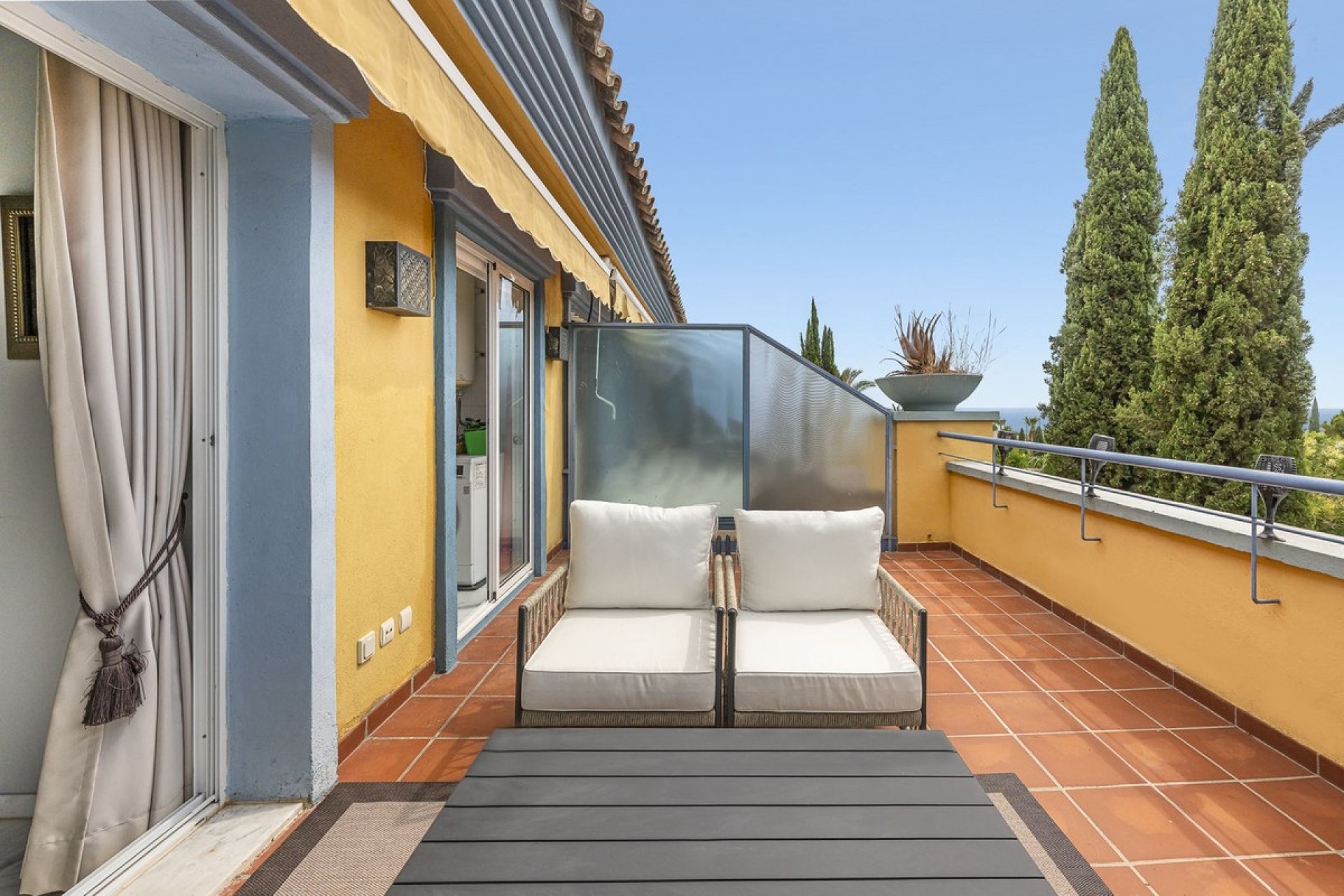 Resale - apartment - Marbella - Bahía de Marbella