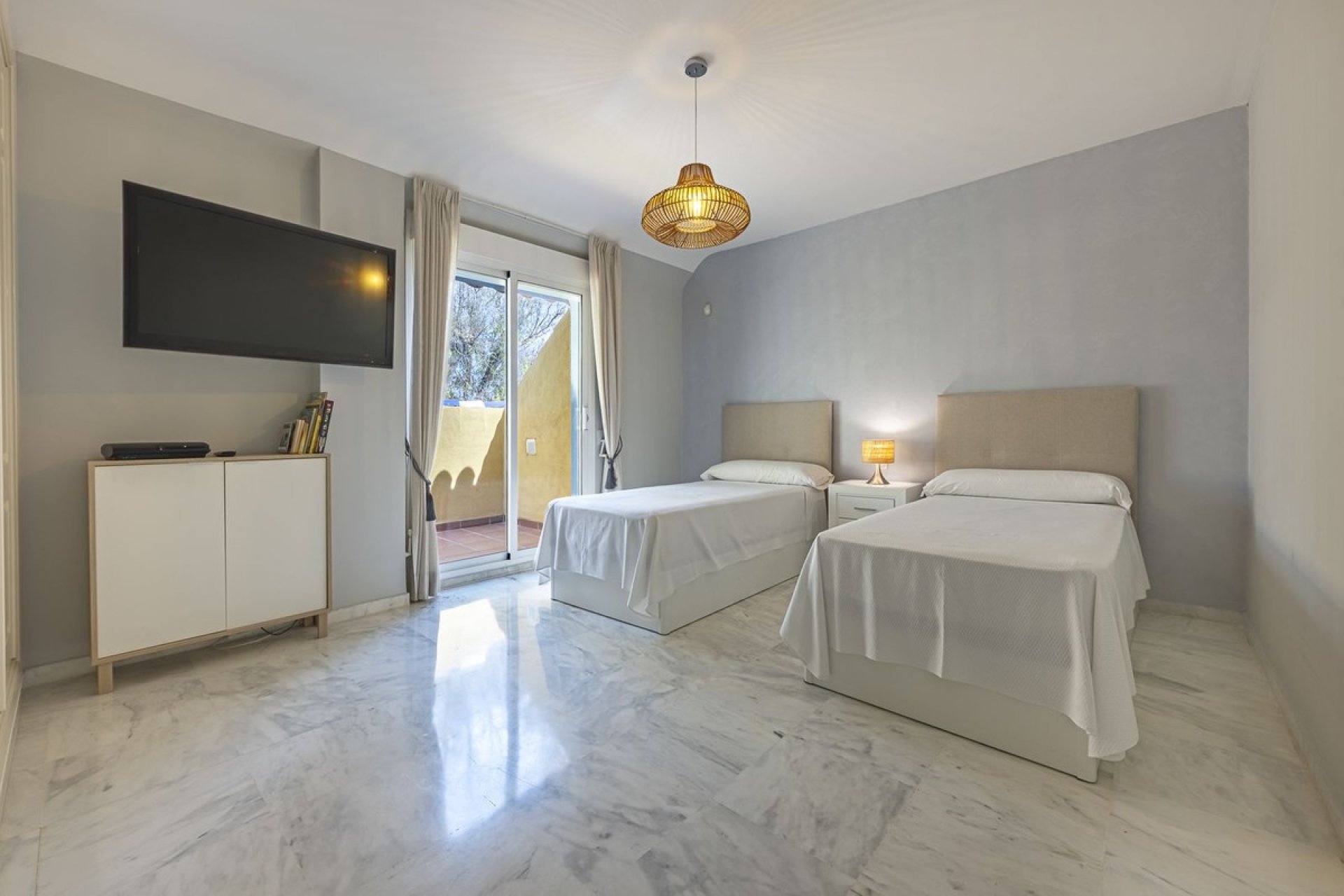 Resale - apartment - Marbella - Bahía de Marbella