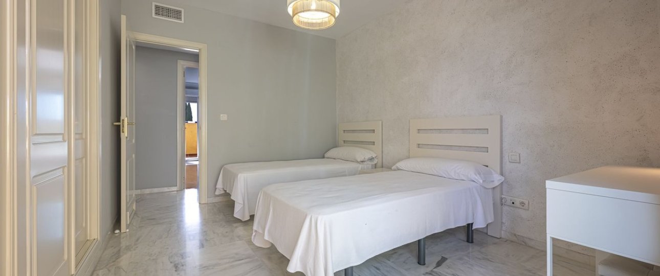 Resale - apartment - Marbella - Bahía de Marbella