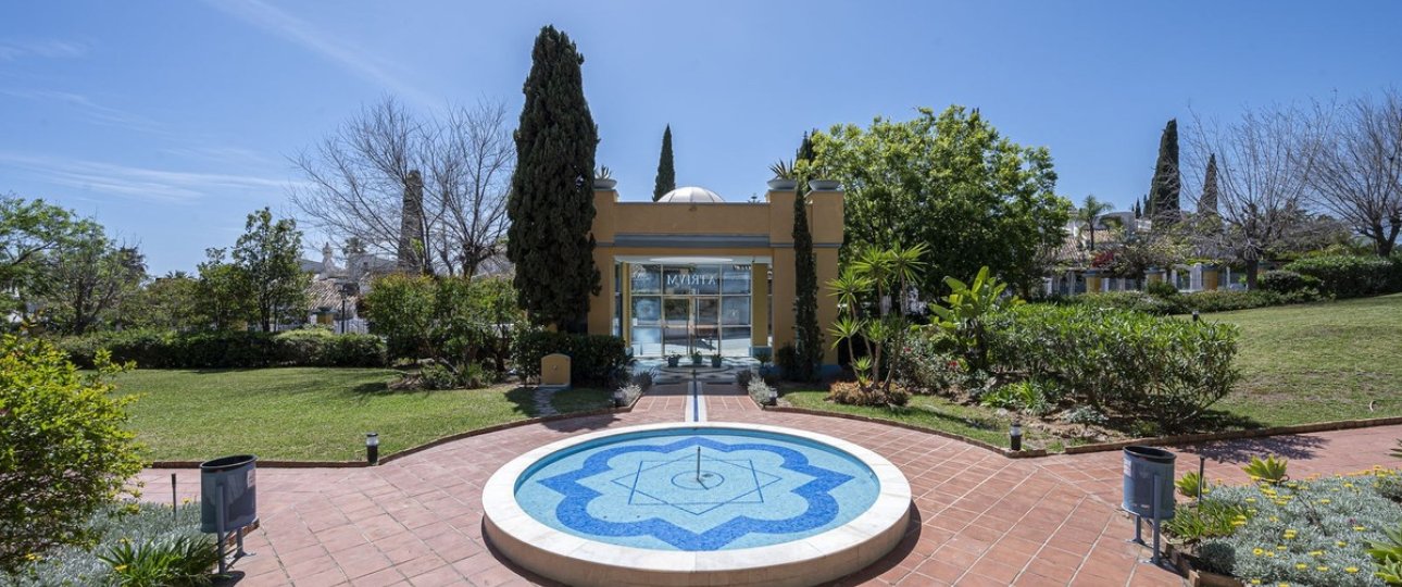 Resale - apartment - Marbella - Bahía de Marbella