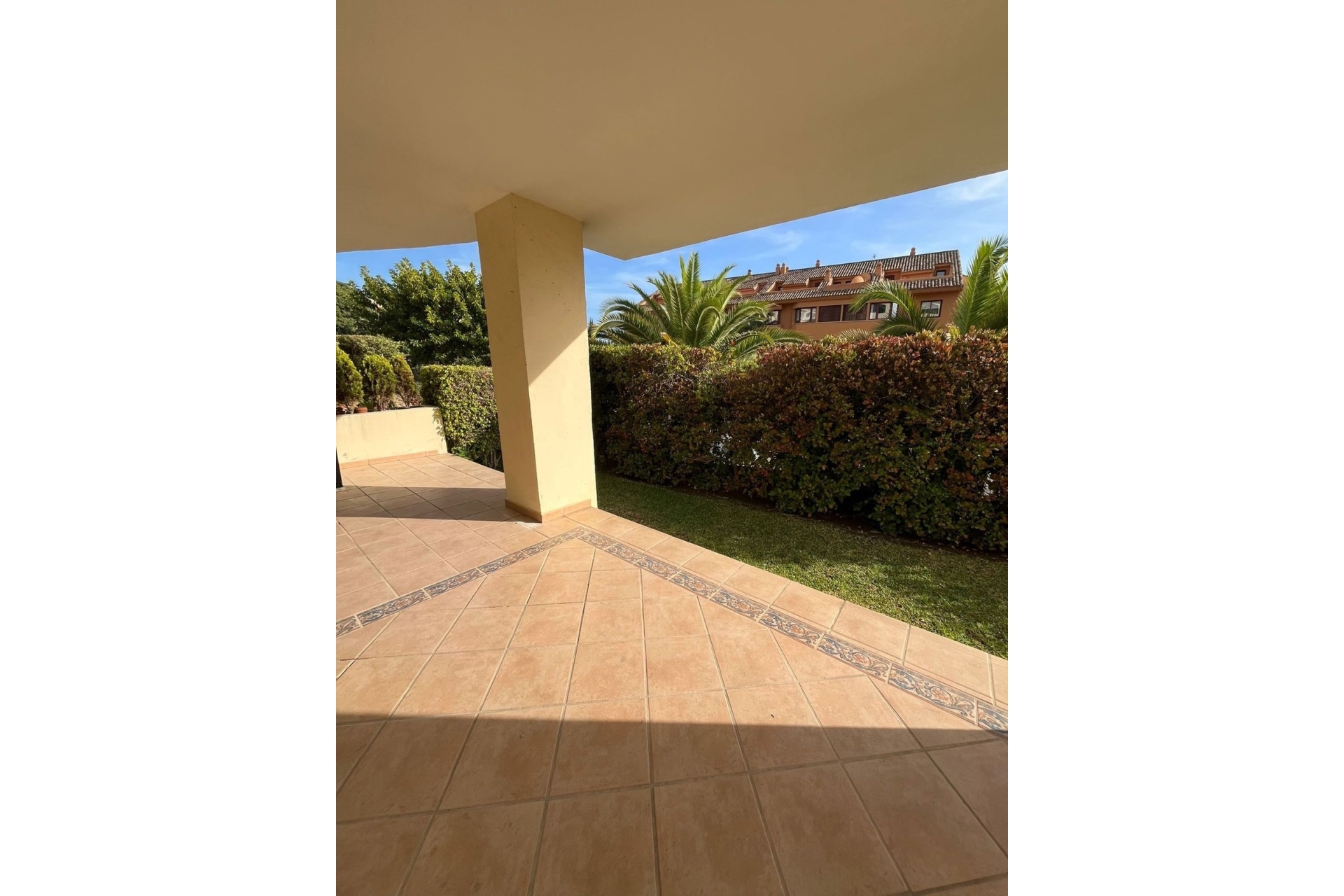 Resale - apartment - Marbella - Bahía de Marbella