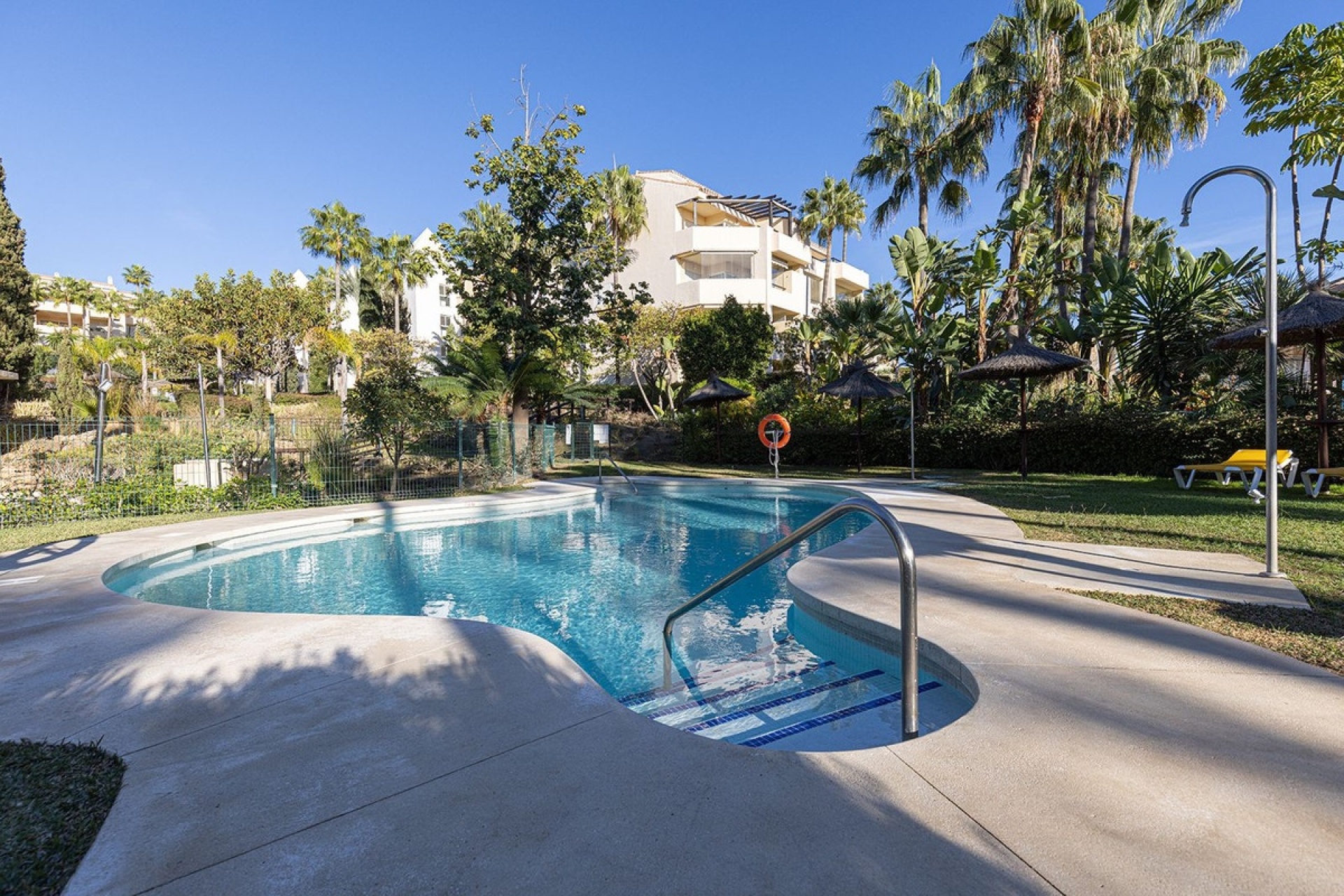Resale - apartment - Marbella - Bahía de Marbella
