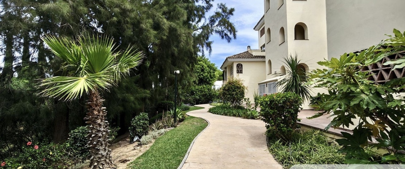 Resale - apartment - Marbella - Bahía de Marbella