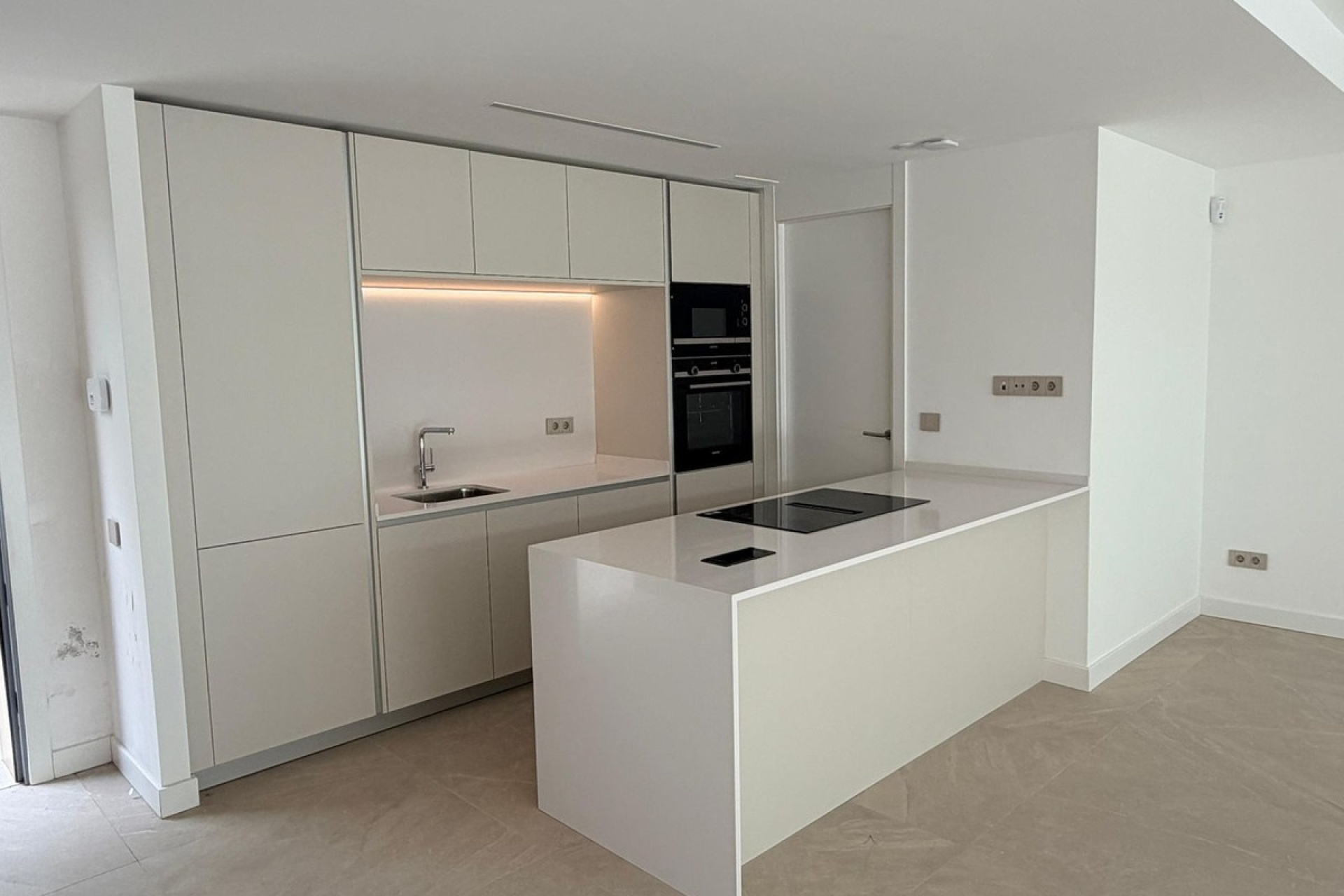 Resale - apartment - Marbella - Bahía de Marbella